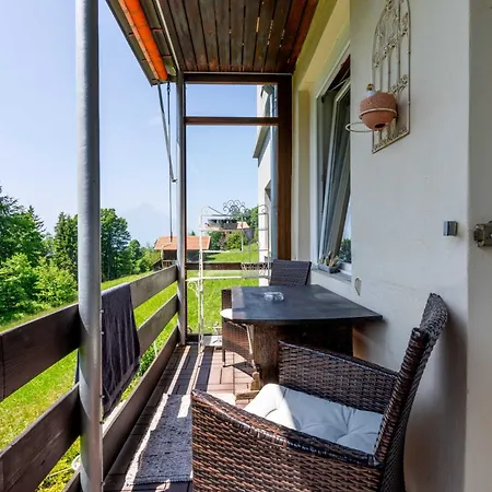 Balcony And Terrace With View And 15min To Interlaken Apartament Beatenberg